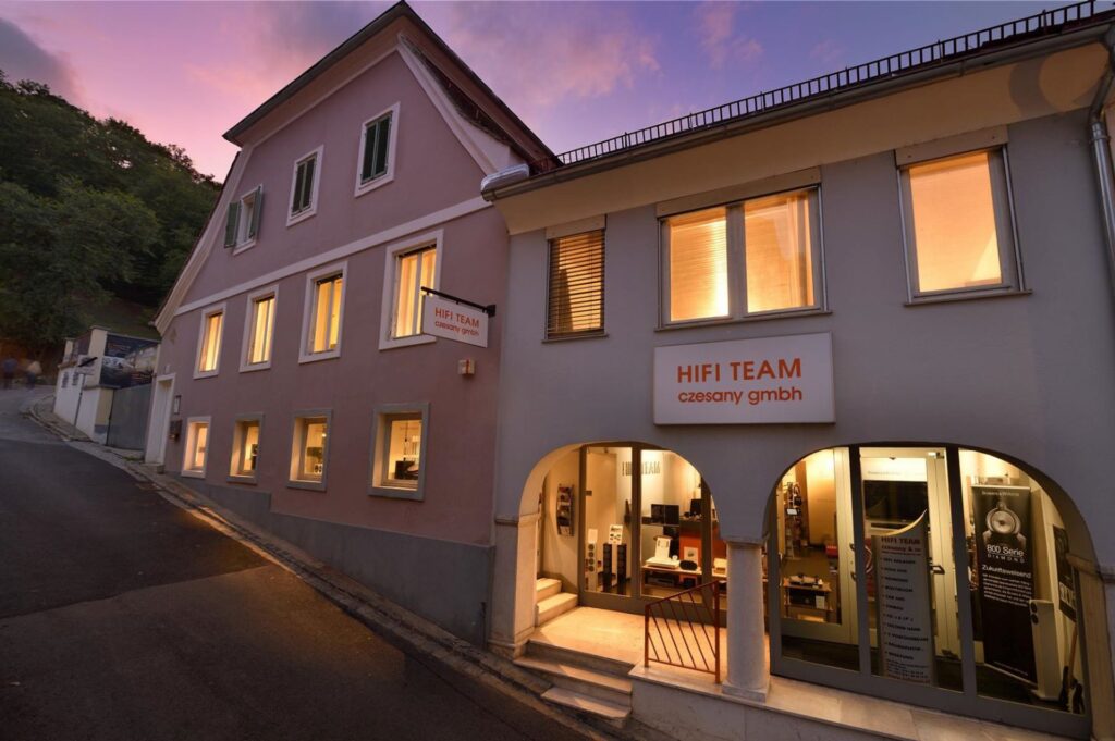 HIFI TEAM — Am Fuße des Schloßberges in Graz