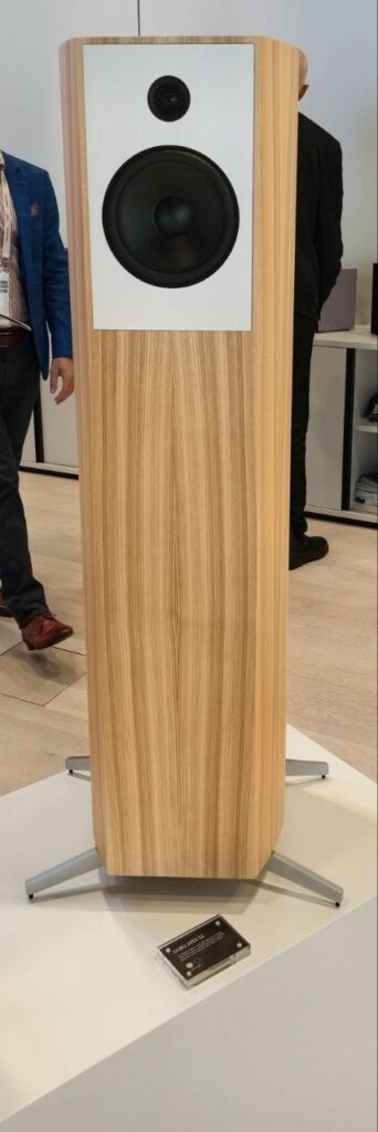 Guru Apex 52 Standlautsprecher auf der High End Vienna