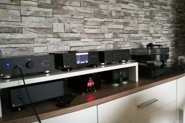 Warum klingen digitale Quellen unterschiedlich? Jitter, Reclocking und Masterclock